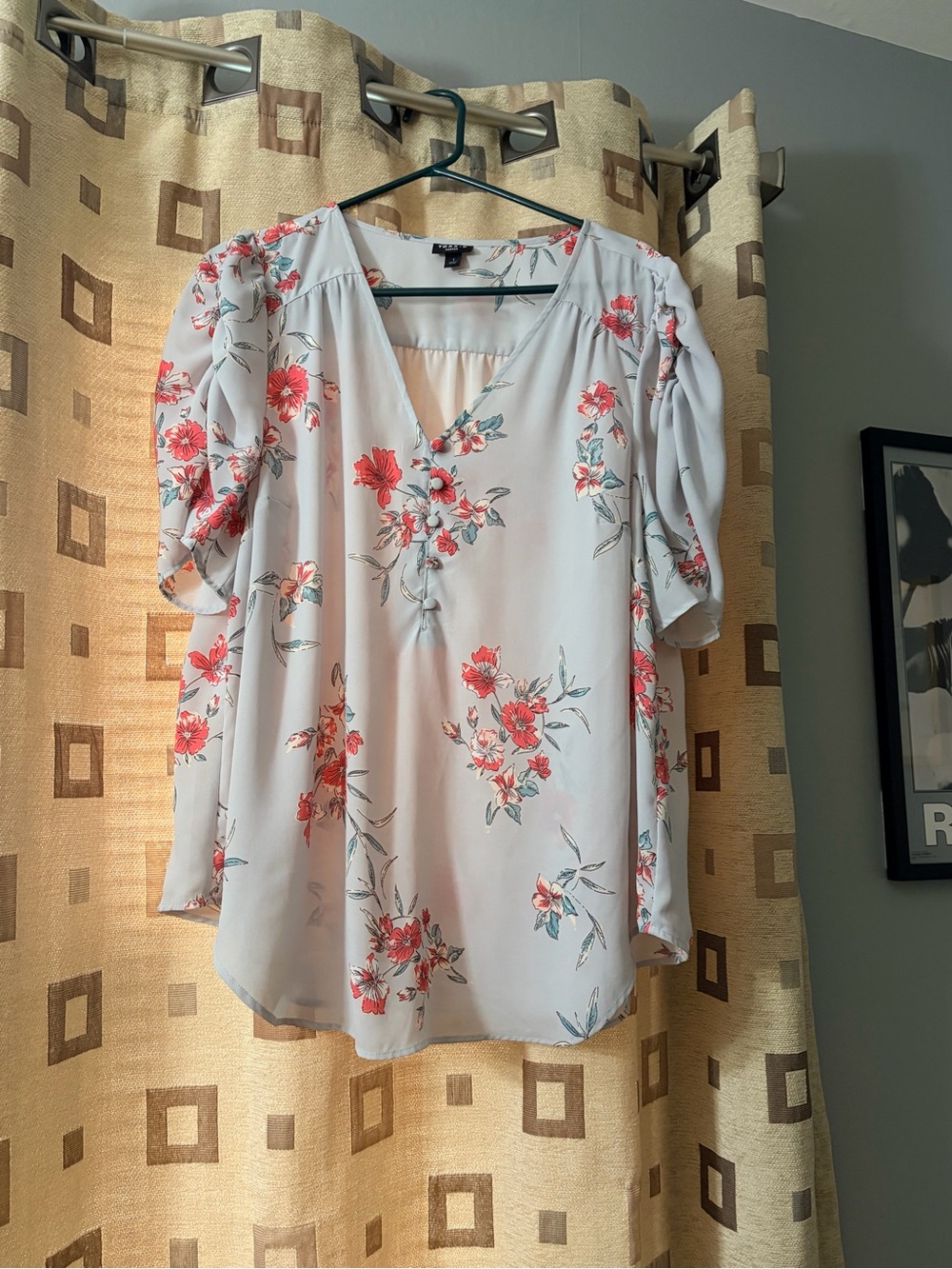torrid Light Blue Floral V-Neck Puff Sleeve Top